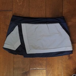 Lululemon Black skirt